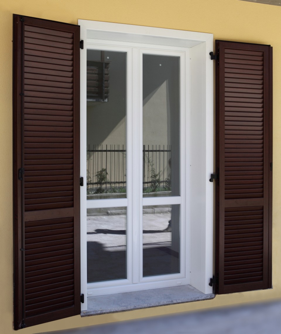 Persiane in pvc milano italport produzione e vendita infissi porte ... Scuri per finestre in alluminio prezzi